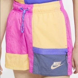 Nike shorts S